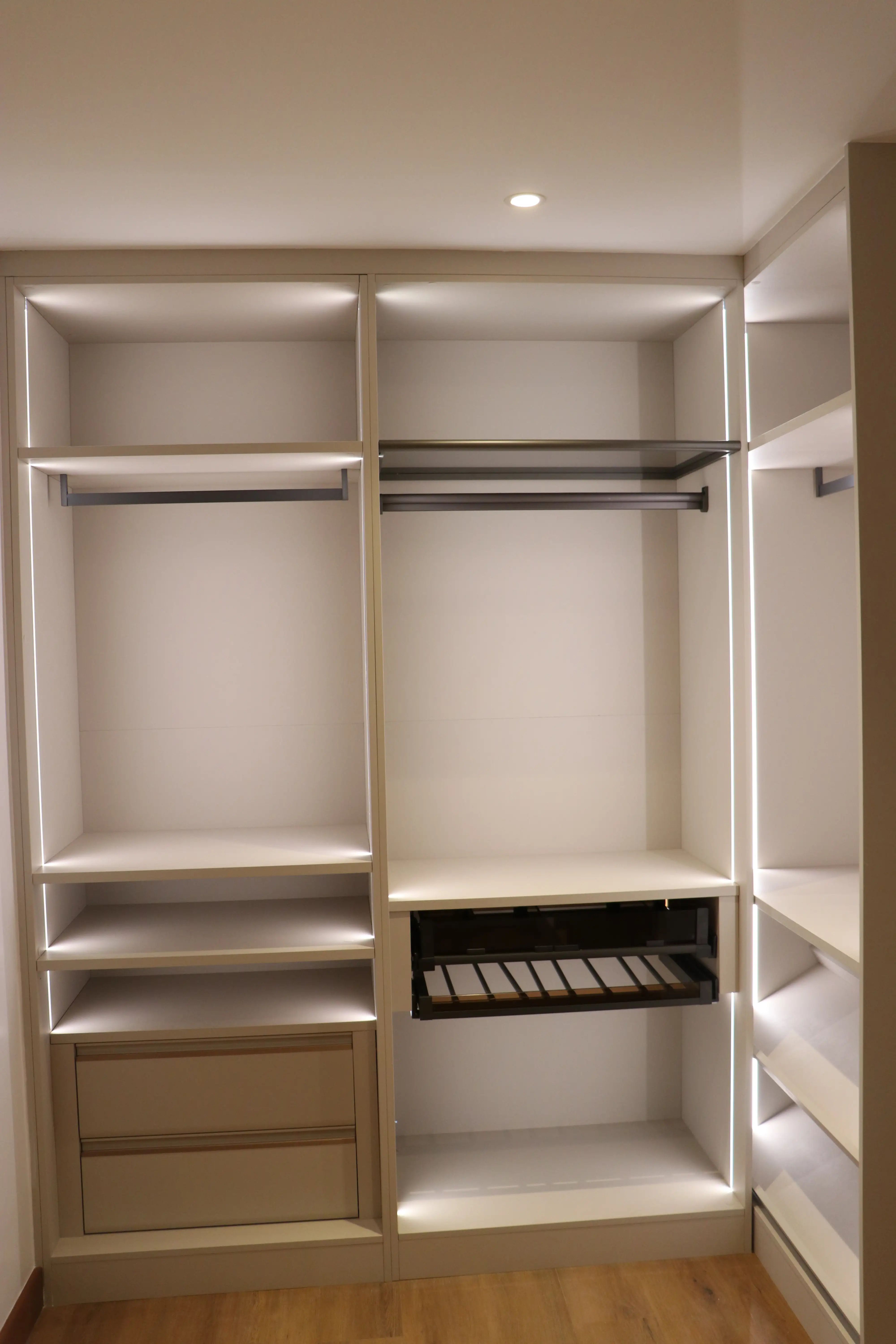 Bungalow Ceiling Detail