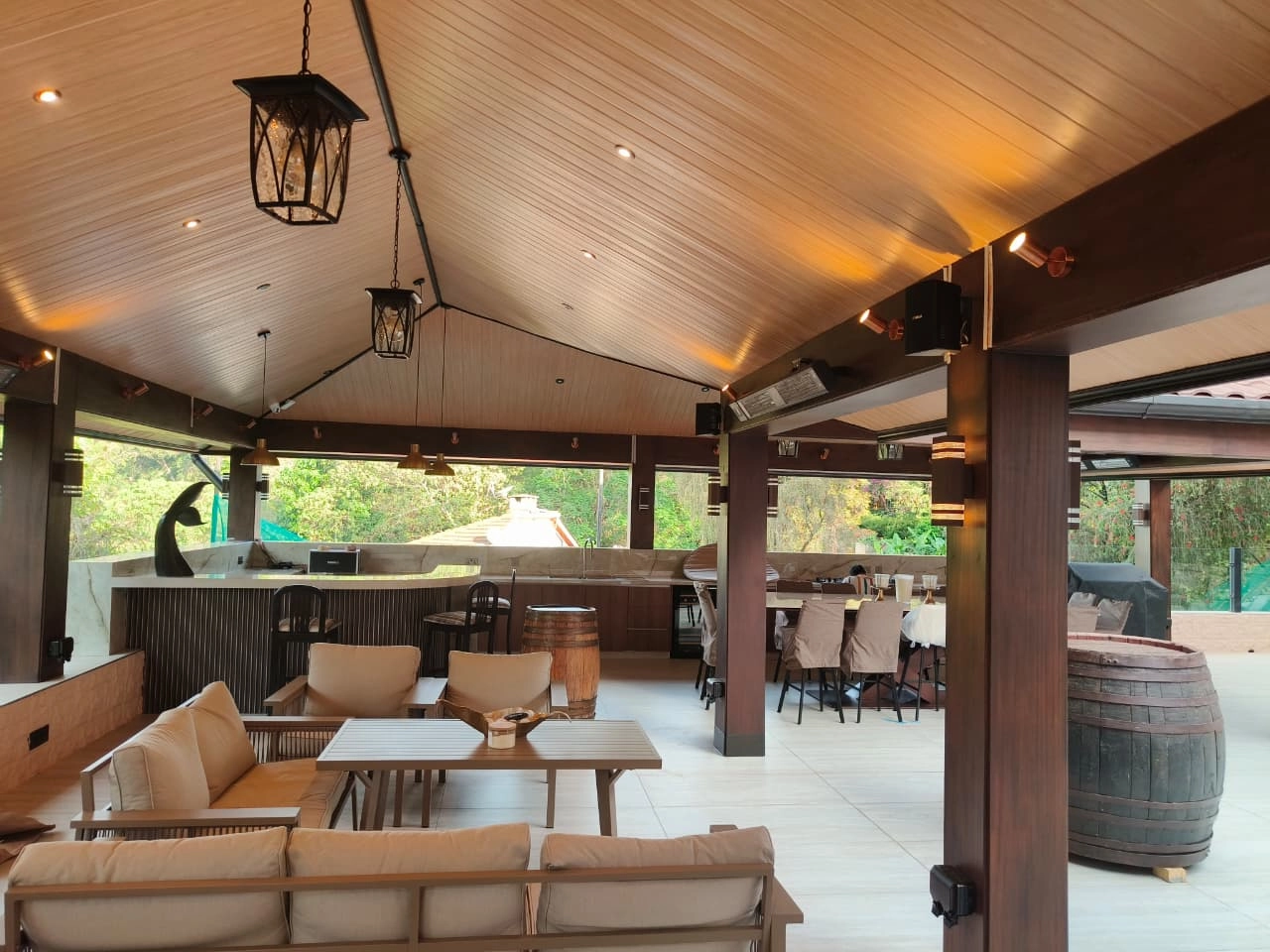 Balcony Lounge Main View